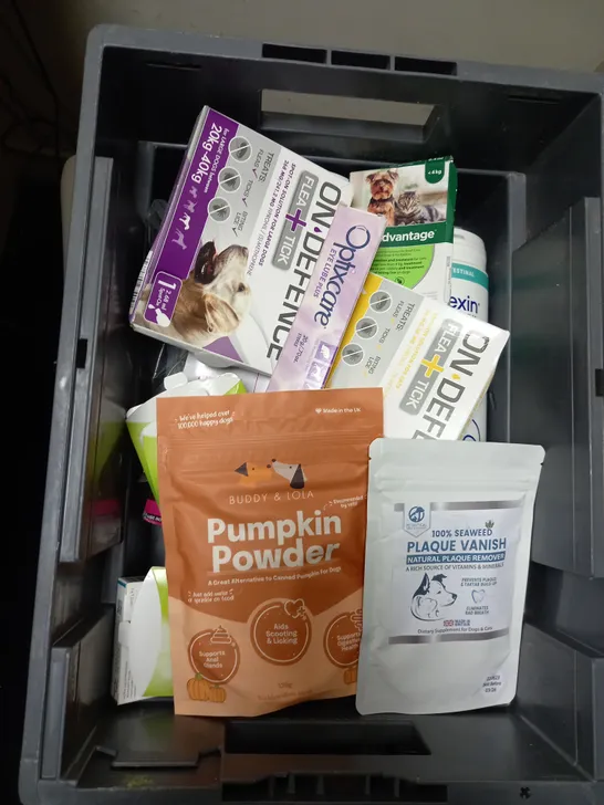 LOT OF APPROX. 20 PET CARE ITEMS TO INCLUDE FRONTLINE, ADVANTAGE AND BOB MARTIN