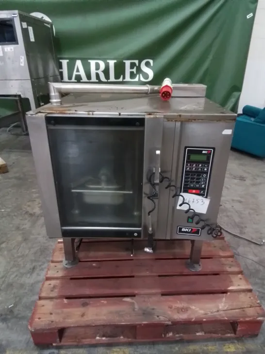 BKI COMMERCIAL SINGLE OVEN