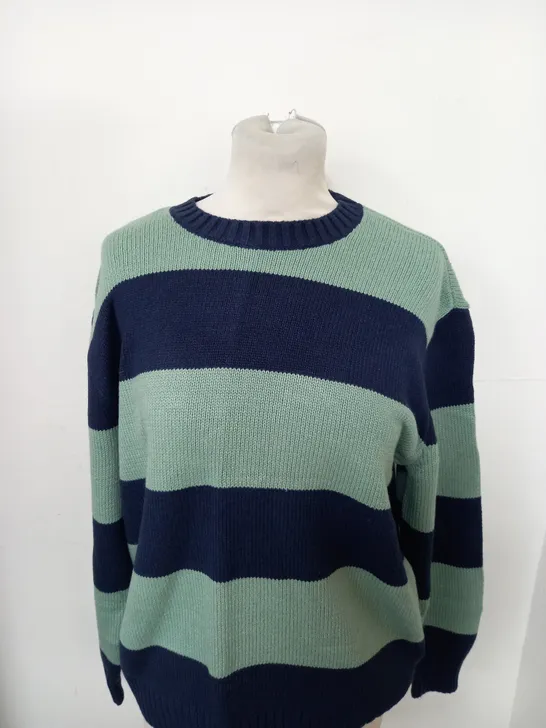 HOLLISTER SWEATER IN BLUE/GREEN IN SIZE XS 