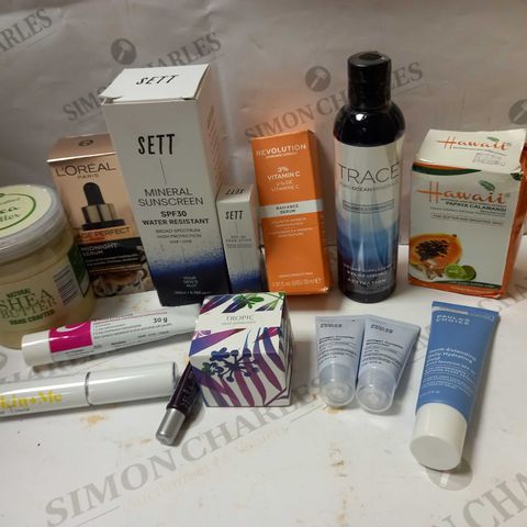 LOT OF APPROX 12 ASSORTED SKINCARE PRODUCTS TO INCLUDE L'OREAL MIDNIGHT SERUM, MINERAL SUNSCREEN, TROPIC DEEP HYDRATION, ETC