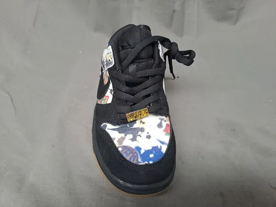 PAIR OF NIKE SUPREME SHOES IN MULTI UK SIZE 7