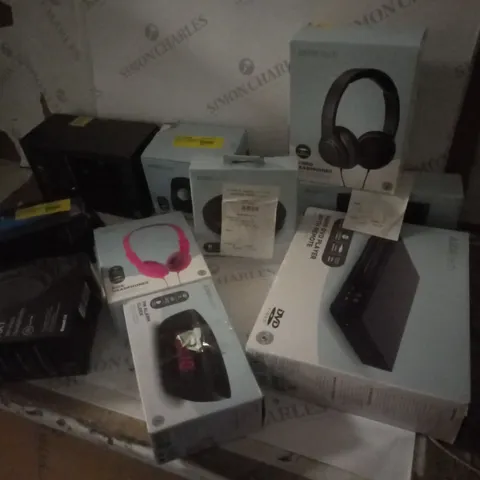 LOT OF APPROX 10 ASSORTED ITEMS TO INCLUDE HEADPHONES, SPEAKERS, HDMI BOX