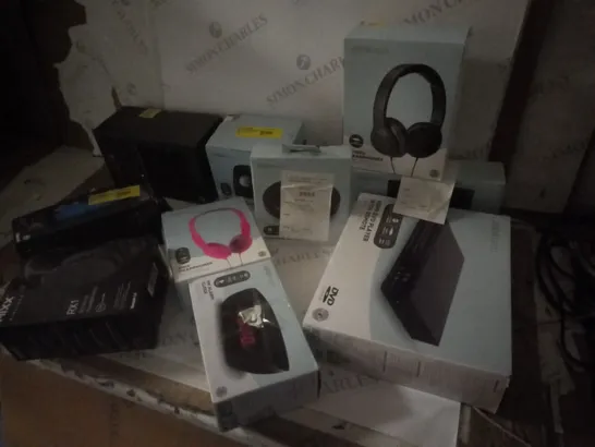 LOT OF APPROX 10 ASSORTED ITEMS TO INCLUDE HEADPHONES, SPEAKERS, HDMI BOX