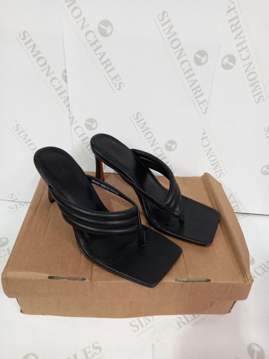 BOXED PAIR OF ASOS NAVY HIGH HEELS  SIZE 9