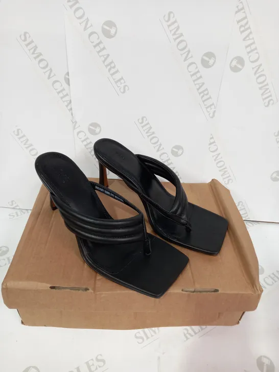 BOXED PAIR OF ASOS NAVY HIGH HEELS  SIZE 9