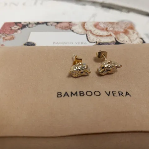 BOXED BAMBOO VERA ENAMELLED SNOW LEOPARD STUD EARRINGS