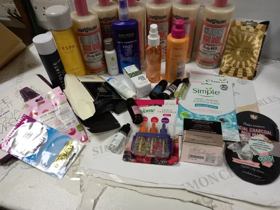 ASSORTMENT OF SKINCARE AND HAIRCARE ITEMS APPROX. 25 ITEMS 