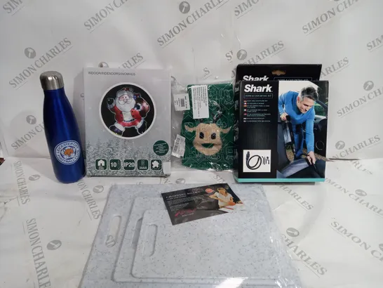 BOX OF APPROXIMATELY 12 ASSORTED ITEMS TO INCLUDE - LEICESTER CITY FOOTBALL CLUB - LED SANTA - UNBRANDED CHOPPING BOARD ECT