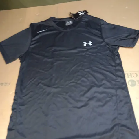 UNDER ARMOUR LOGO T-SHIRT IN BLACK SIZE M