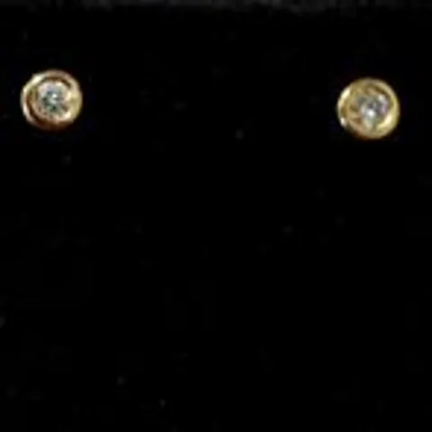 18CT YELLOW GOLD STUD EARRINGS RUB OVER SET WITH NATURAL DIAMONDS