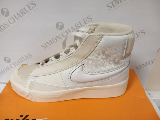 BOXED NIKE BLAZER MID VICTORY SIZE 7