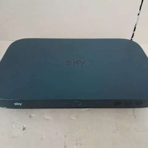 SKY Q BOX