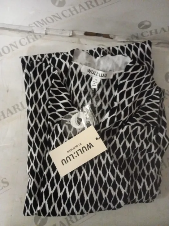 WULI:LUU BLACK AND WHITE PRINT TOP SIZE XS