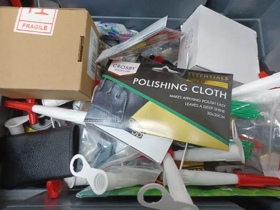 BOX OF APPROXIMATELY 15 ASSORTED ITEMS TO INCLUDE - UK PLUG SOCKET , POLISHING CLOTH , AIR UP CHERRY KOLA ETC