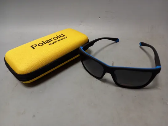 POLAROID SUNGLASSES IN BLACK/BLUE