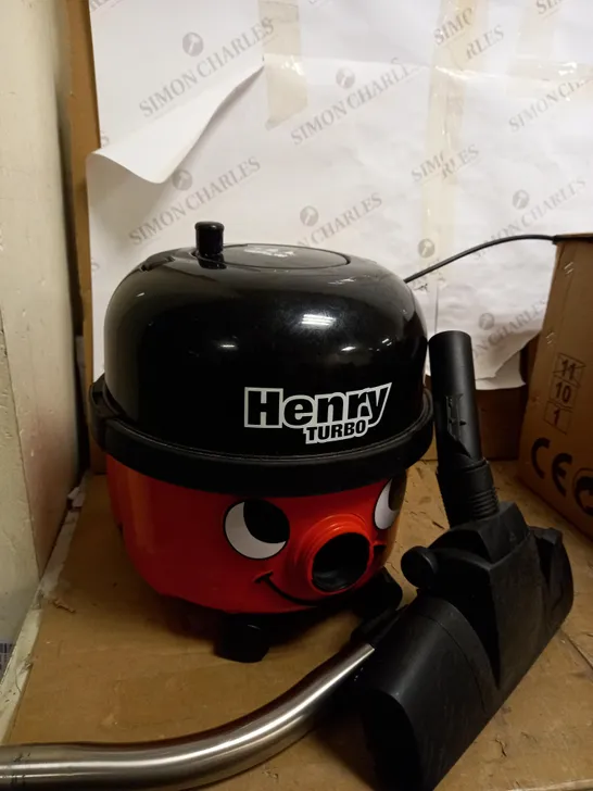 NUMATIC HVT160 HENRY VACUUM CLEANER