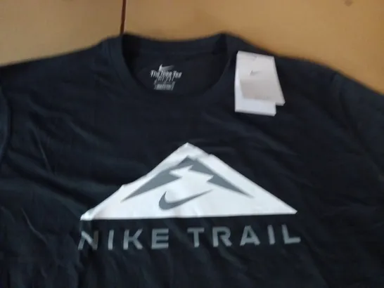 NIKE TRAIL LONG SLEEVE T-SHIRT - XL