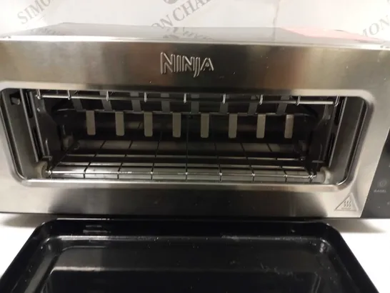 BOXED NINJA 2 IN 1 TOASTER & GRILL ST100UK