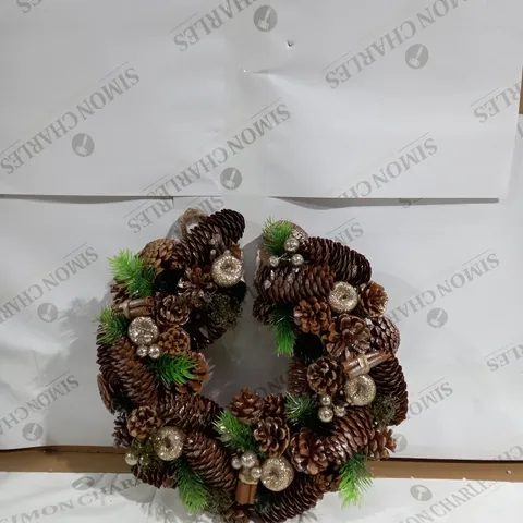 FESTIVE WREATH 