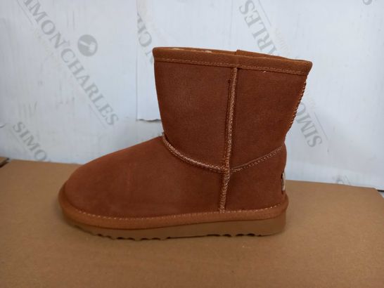 BOXED PAIR OF UGG CHILD BOOTS (BROWN, FLUFFY), SIZE 28 EU