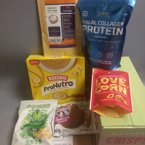 BOX OF APPROX 10 ASSORTED FOOD ITEMS TO INCLUDE - MYVEGAN THAI SWEET CHILLI CRISPS - SUNNA HALAL COLLAGEN PROTEIN - KENDALL CAFFEINE ENERGY GEL ETC