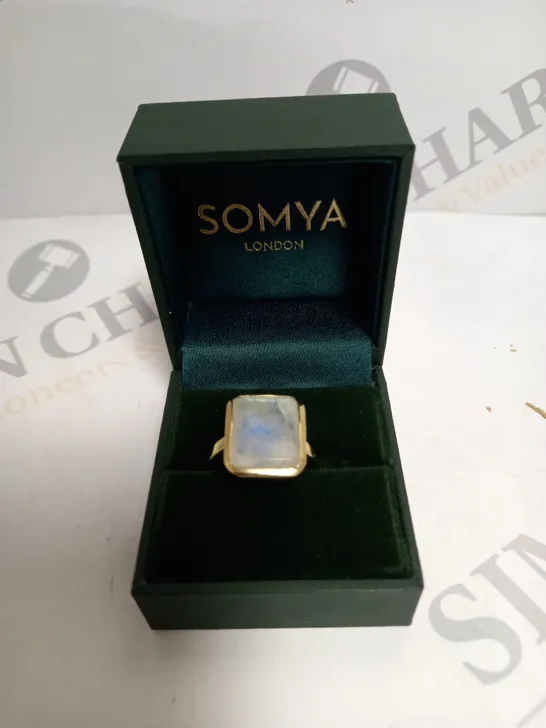 BOXED SOMYA LONDON ROSE QUARTZ RING 