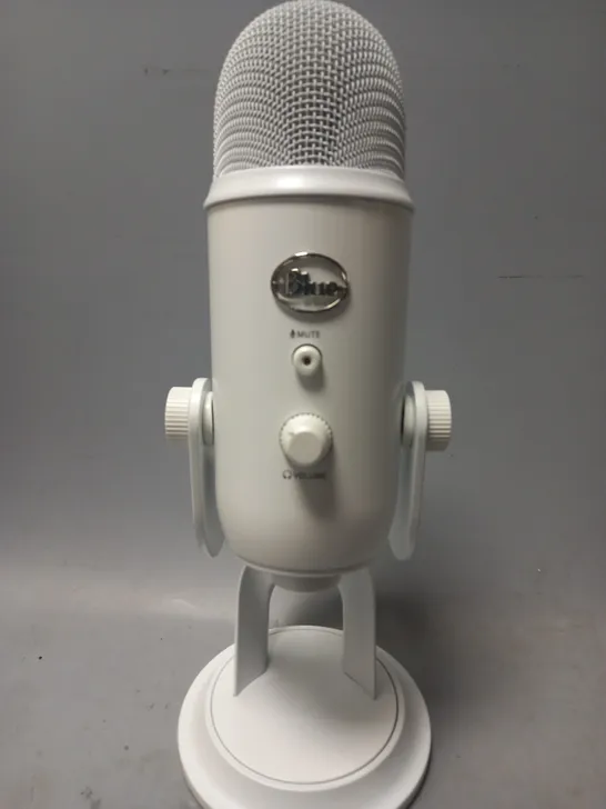 BOXED BLUE YETI WHITEOUT ULTIMATE USB MICROPHONE