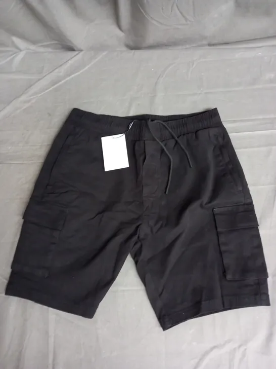 ARNE COTTON CARGO SHORT IN BLACK SIZE M