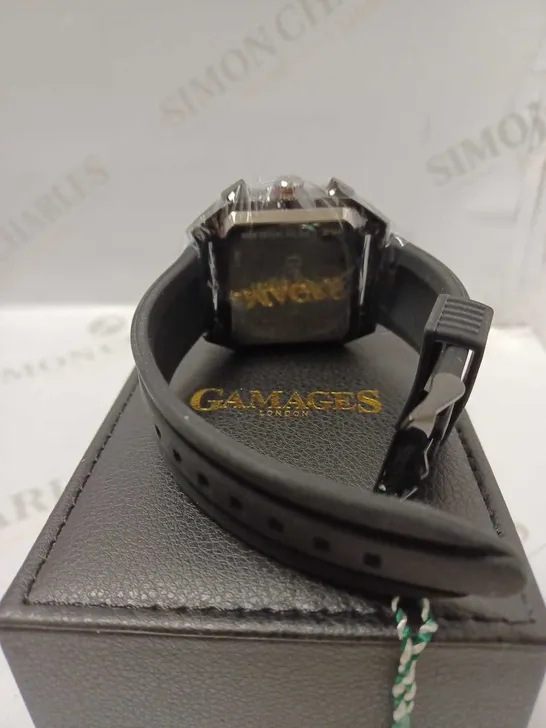 GAMAGES CONSUL STEEL BLACK TRIPLE DATE DIAL AUTOMATIC RUBBER STRAP WRISTWATCH	