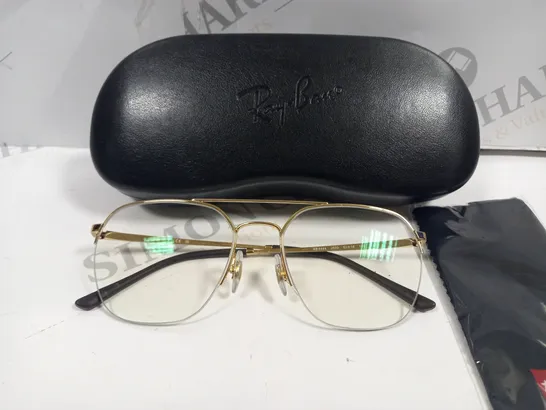 PAIR OF RAY BAN GLASSES