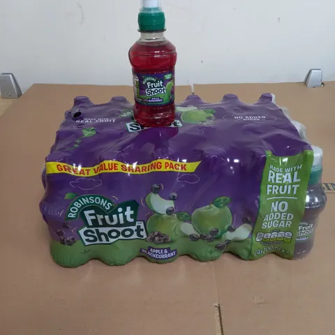 APPROXIMATELY 24 ROBINSONS FRUIT SHOOT APPLE & BLACKCURRANT DRINKS