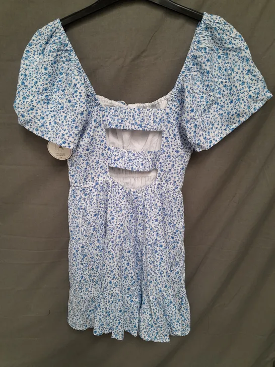 HOLLISTER LADIES SHORT MINI DRESS BLUE/WHITE FLORAL SIZE SMALL