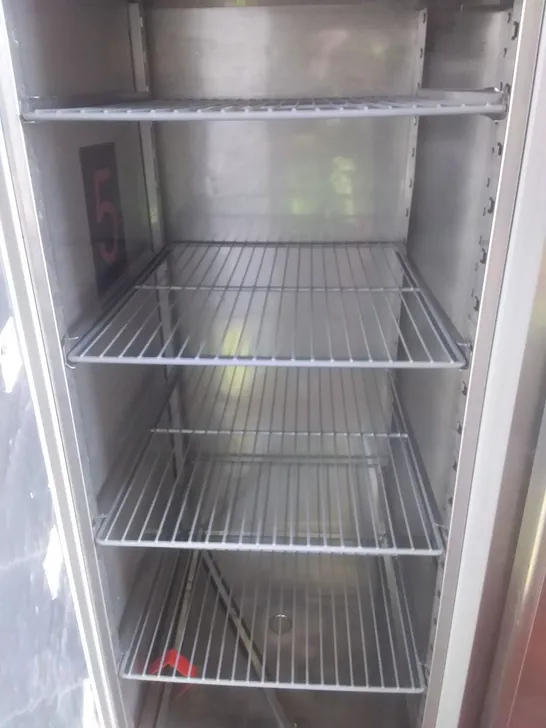 DOUBLE DOOR COMMERCIAL FRIDGE 