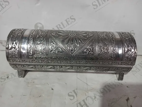 DESIGNER DECORATIVE ANTIQUE STYLE JEWELLERY BOX IN SILVER EFFECT