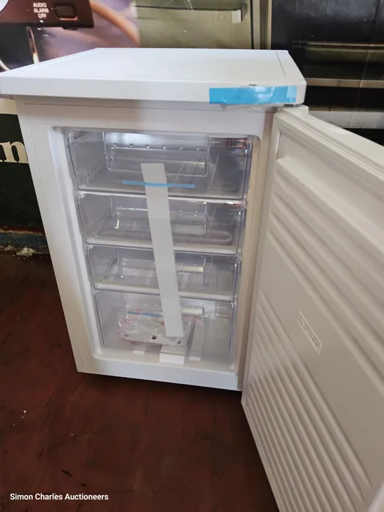 ENGLISH ELECTRIC UNDER COUNTER FREEZER WHITE EEF085H