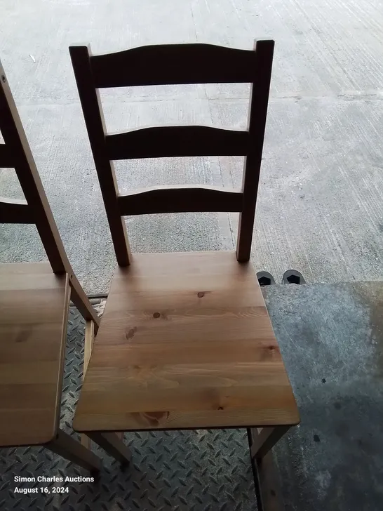 SET OF 4 PINE LOOK SIDE/DINING CHAIRS