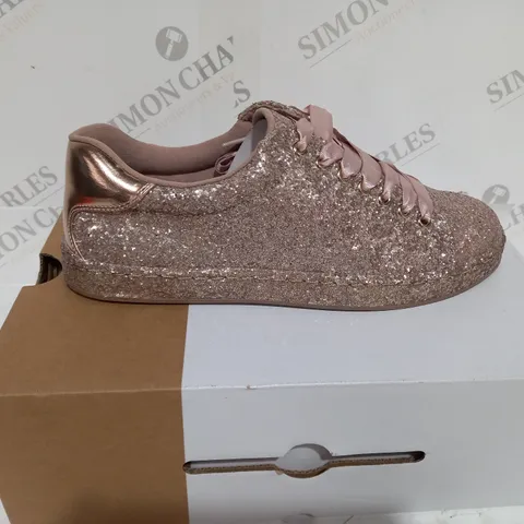 BOXED CALL IT SPRING SAUWAI PINK GLITTER SHOE - SIZE 6