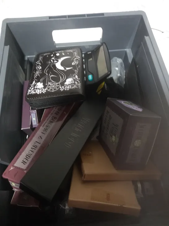 BOX OF APPROXIMATELY 10 ASSORTED ITEMS TO INCLUDE - CALCULATOR, MAGIC WAND, INCENSE ECT