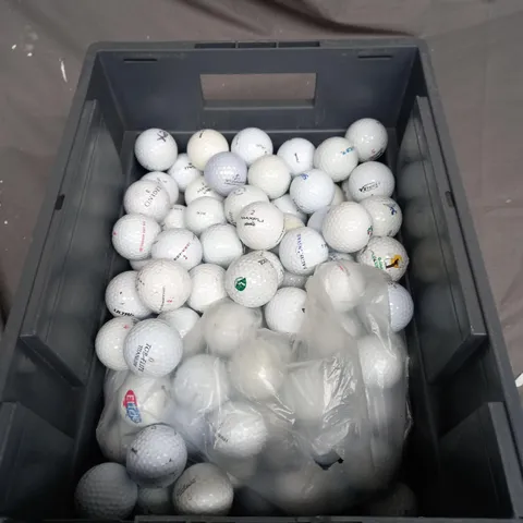 APPROX 40 GOLFBALLS