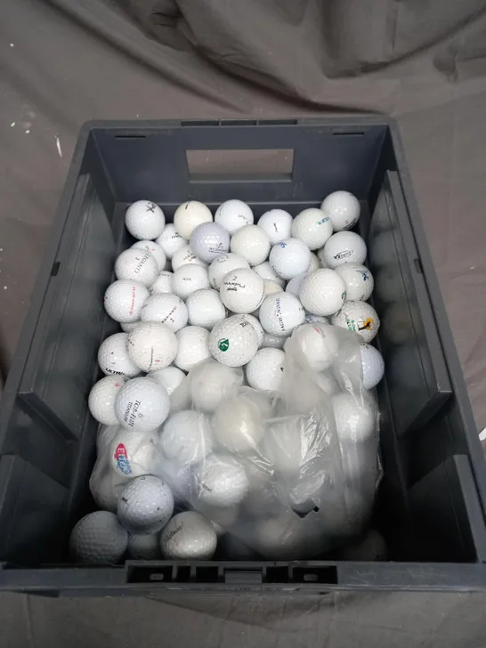 APPROX 40 GOLFBALLS