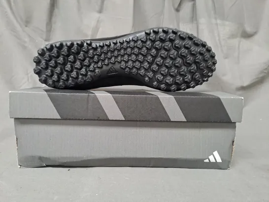 BOXED PAIR OF ADIDAS SHOES IN BLACK UK SIZE 9