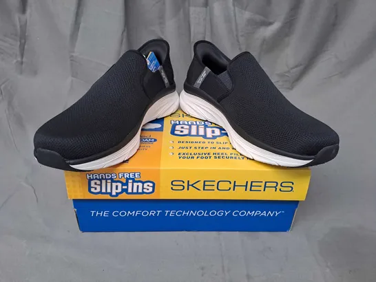 BOXED PAIR OF SKECHERS SLIP-INS IN BLACK UK SIZE 10