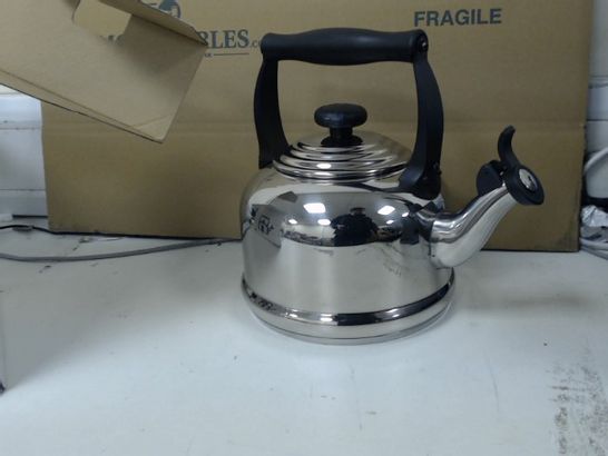 LE CREUSET TRADITIONAL STOVE-TOP KETTLE