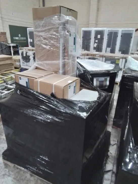 PALLET OF ASSORTED BATHROOM CABINETS AND FITTINGS 