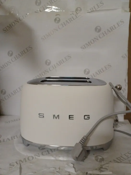 SMEG TSF01WHMEU TOASTER