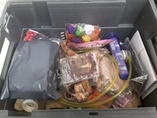 3 CRATES OF ASSORTED HOMEWARE ITEMS TO INCLUDE ERNEST BALL GUITAR STRINGS, HANDLER HEAVY DUTY GOLD CHAIN AND 10W GLUE GUN