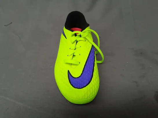 PAIR OF NIKE HYPERVENOM KID'S FOOTBALL BOOTS IN HIGHLIGHTER YELLOW/BLUE UK SIZE 2.5