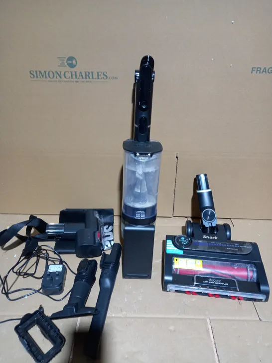 SHARK IZ400UKT VACUUM CLEANER 