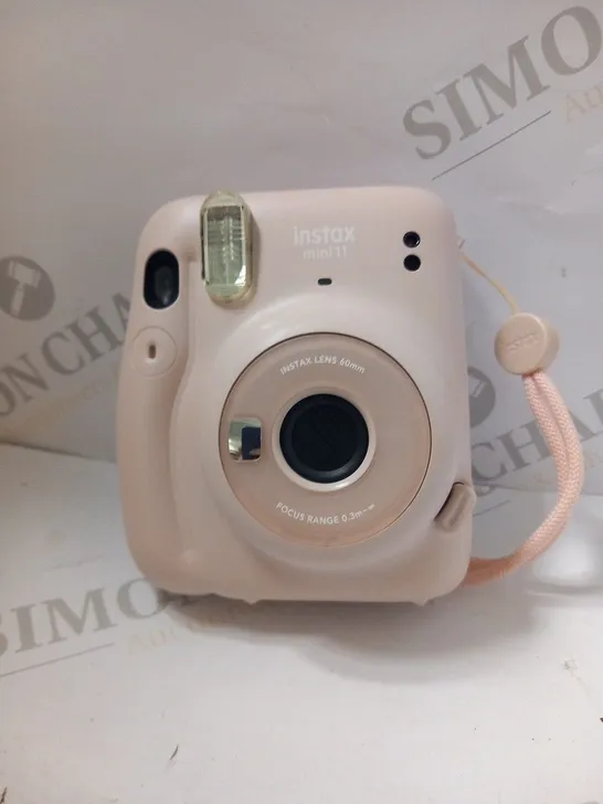 BOXED FUJI FILM INSTAX MINI 11 INSTANT CAMERA 