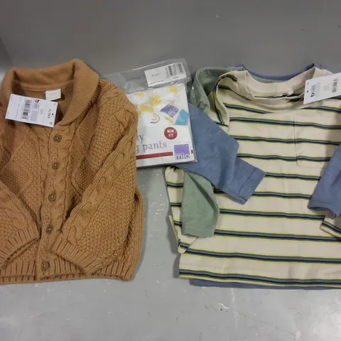 APPROXIMATELY 20 ASSORTED CHILDRENS CLOTHING PRODUCTS IN AGES RANGING FROM 0-5YRS 